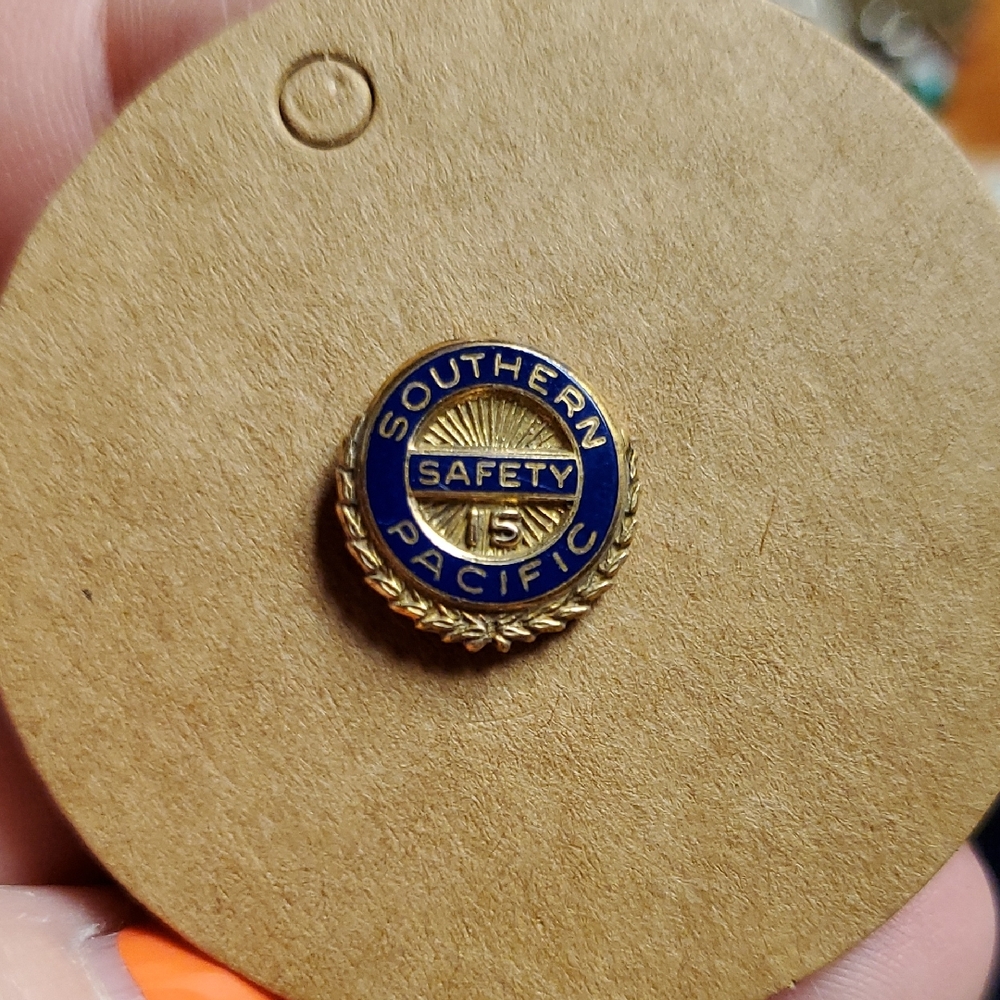 Southern Pacific 15 Year Safety Lapel Pin Award Railroad RR 1/20 10k G.F.
